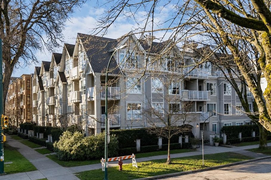 104 2755 Maple Street Vancouver, BC - 2