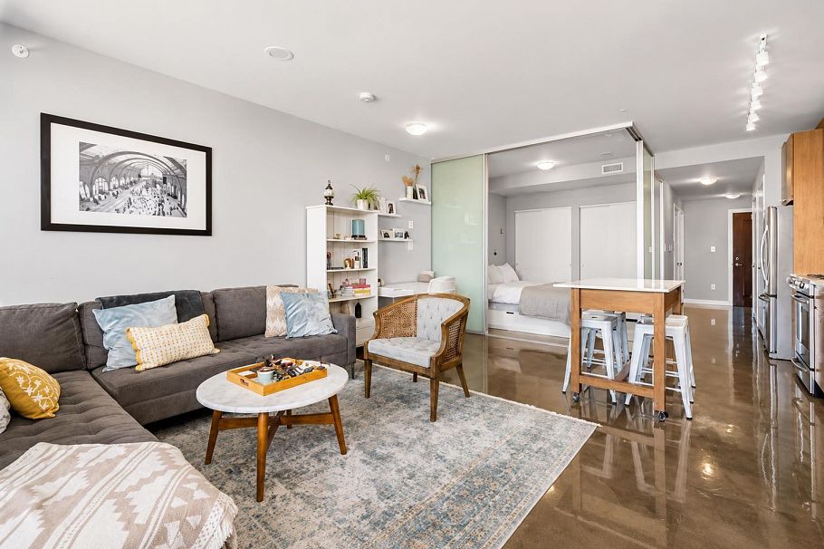 704 221 Union Street Vancouver, BC - 9