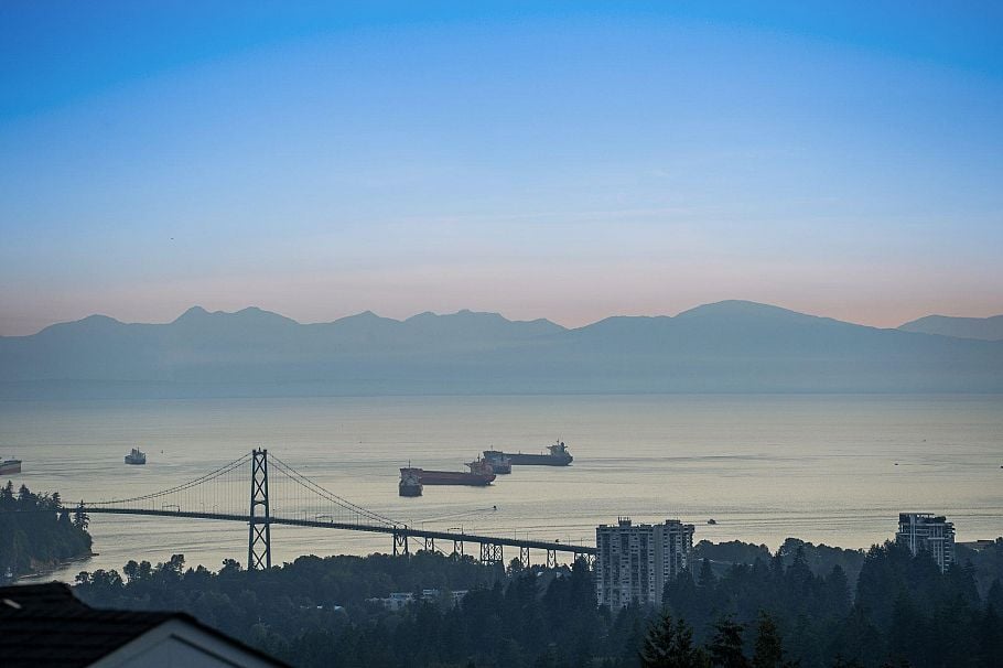 401 Somerset Street North Vancouver, BC - 37