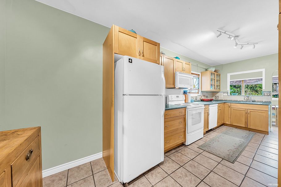 956 E 21st Avenue Vancouver, BC - 11