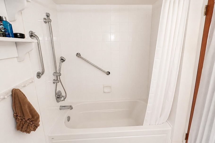 36 882 Premier Street North Vancouver, BC - 12