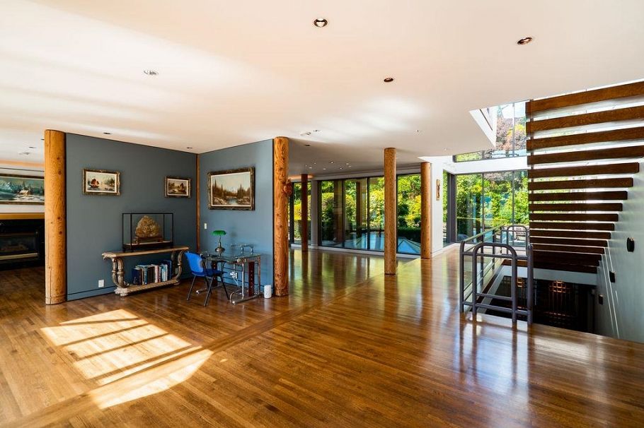 687 Beachview Drive North Vancouver, BC - 28