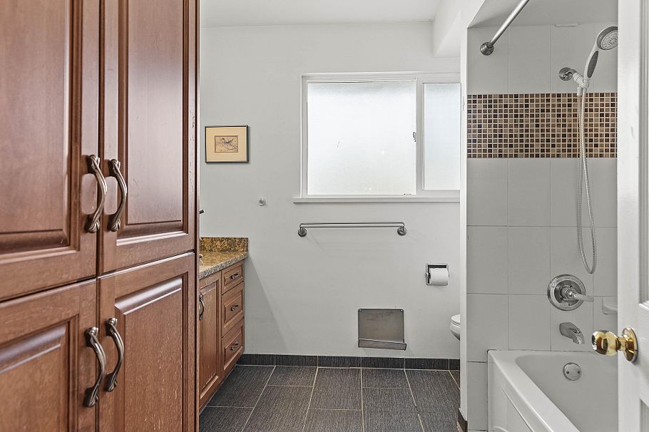 3369 Price Street Vancouver, BC - 17