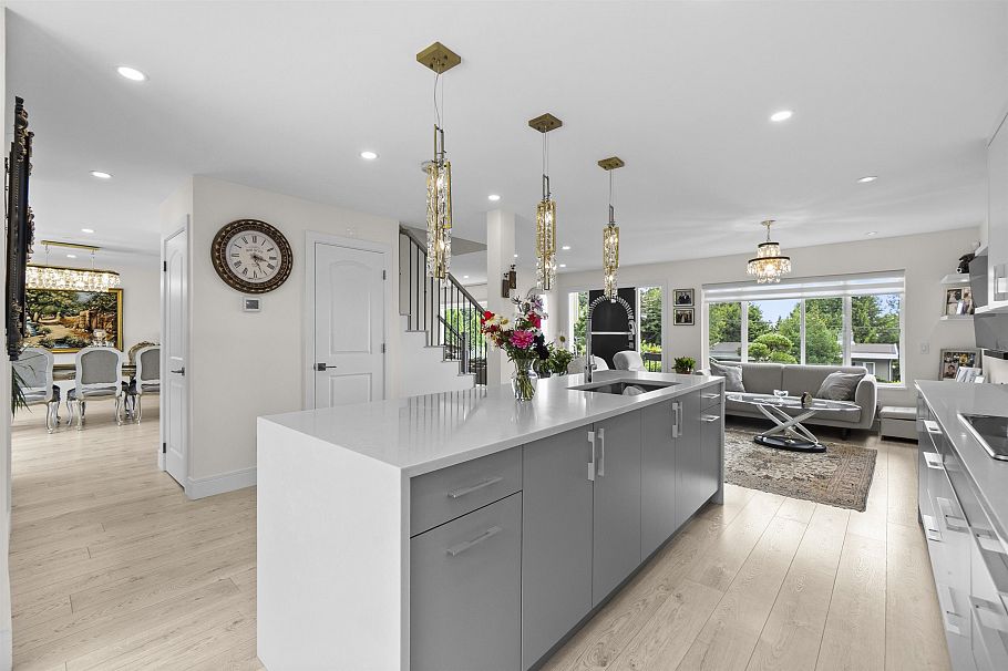 738 Sylvan Avenue North Vancouver, BC - 21