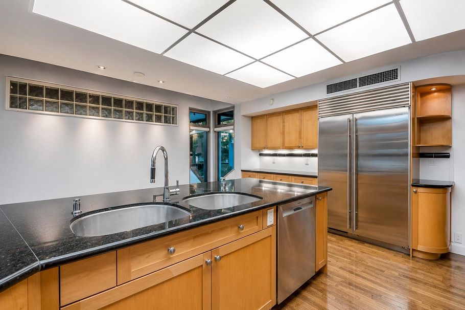 687 Beachview Drive North Vancouver, BC - 13