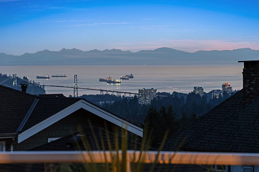 401 Somerset Street North Vancouver, BC - 38