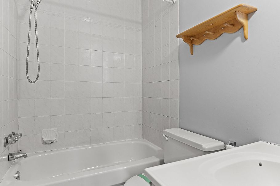 3369 Price Street Vancouver, BC - 25