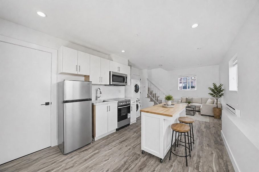 3123 E 7th Avenue Vancouver, BC - 29