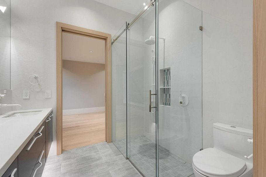 1 2128 W 21st Avenue Vancouver, BC - 40
