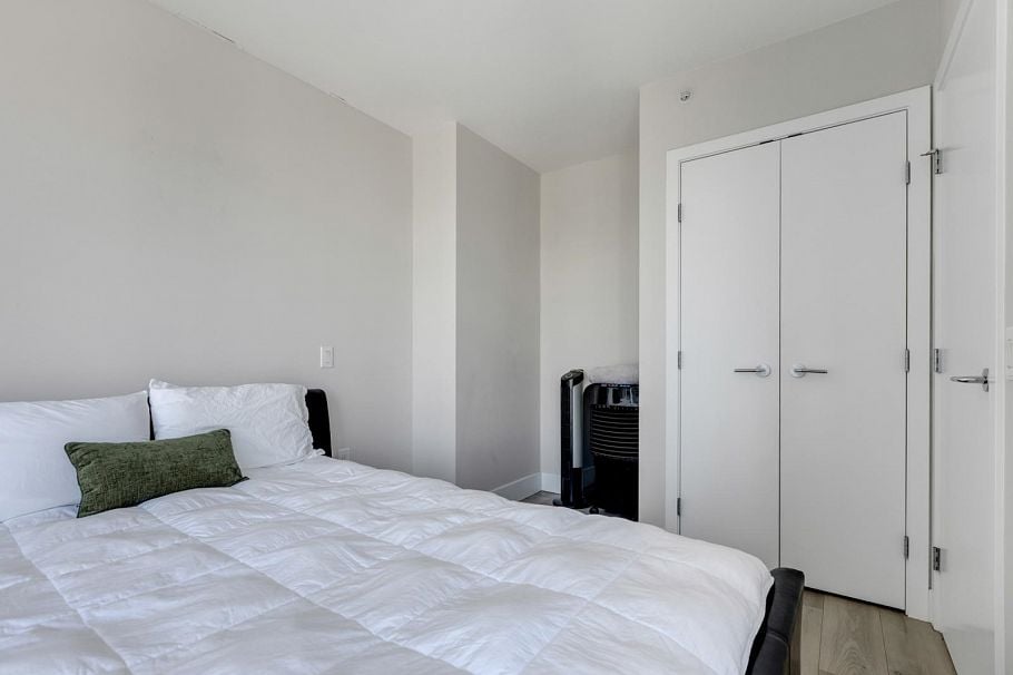 1401 150 W 15th Street North Vancouver, BC - 12