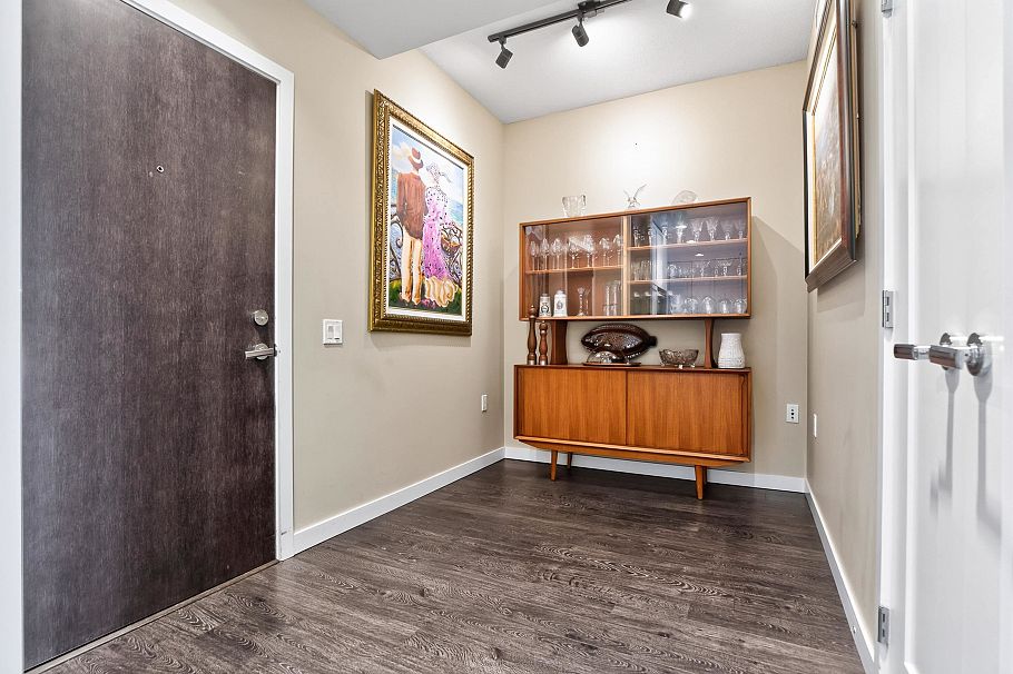 402 3911 Cates Landing Way North Vancouver, BC - 5