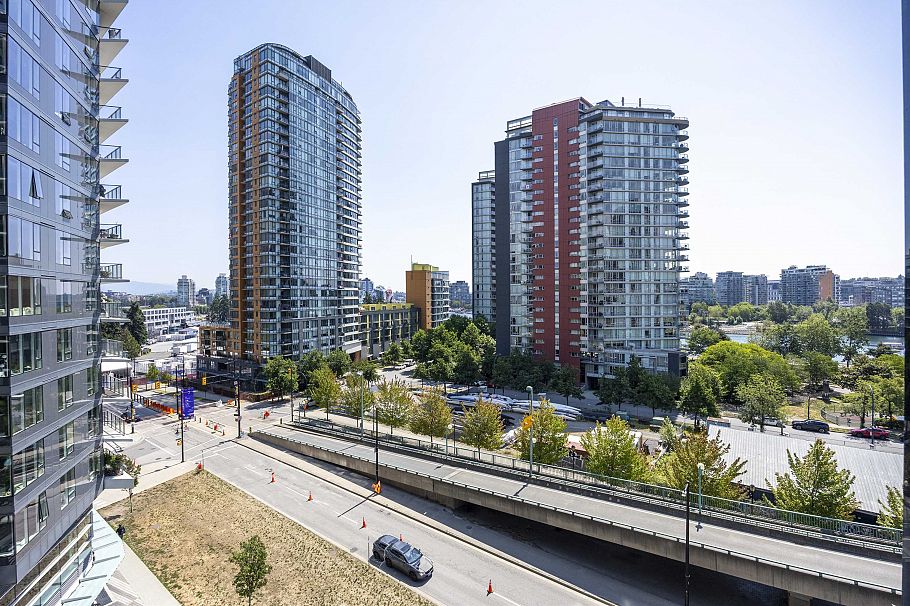 808 68 Smithe Street Vancouver, BC - 25