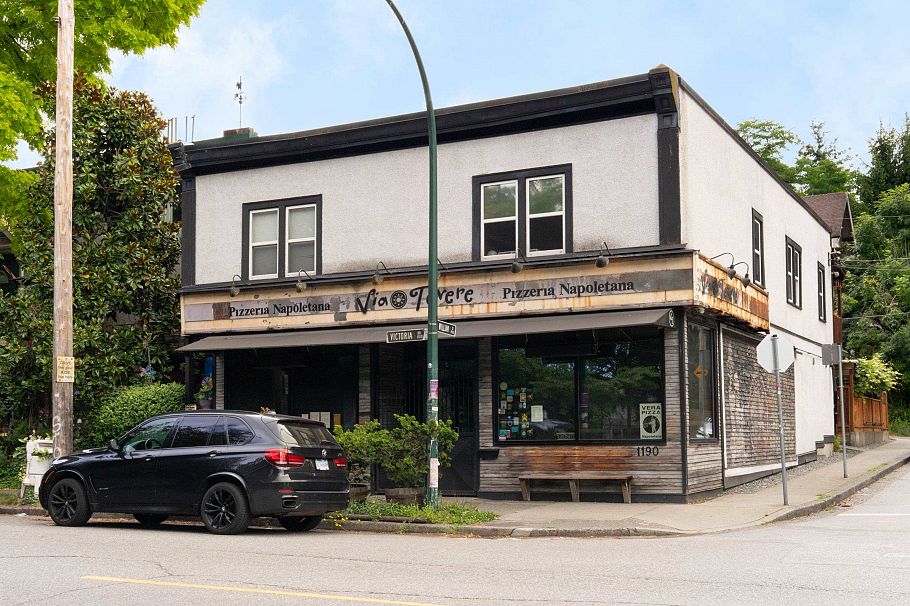 3 3034 E 5th Avenue Vancouver, BC - 18
