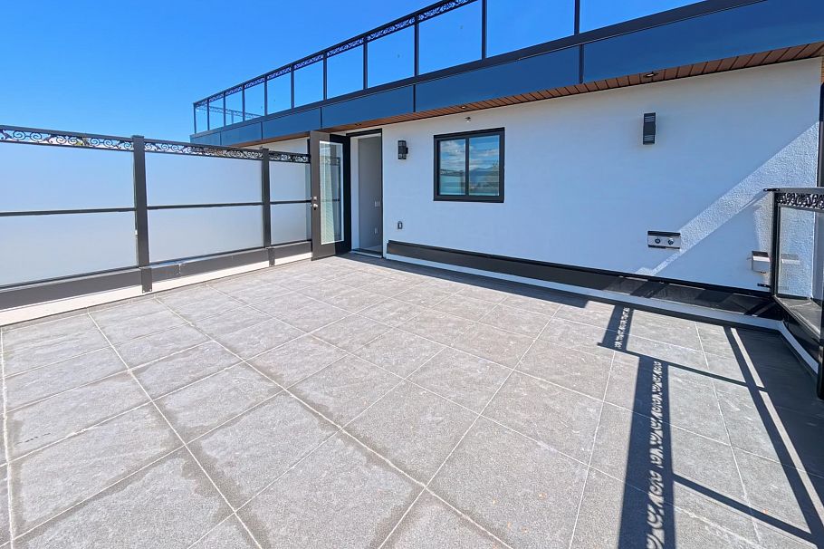 2 2557 W King Edward Avenue Vancouver, BC - 16