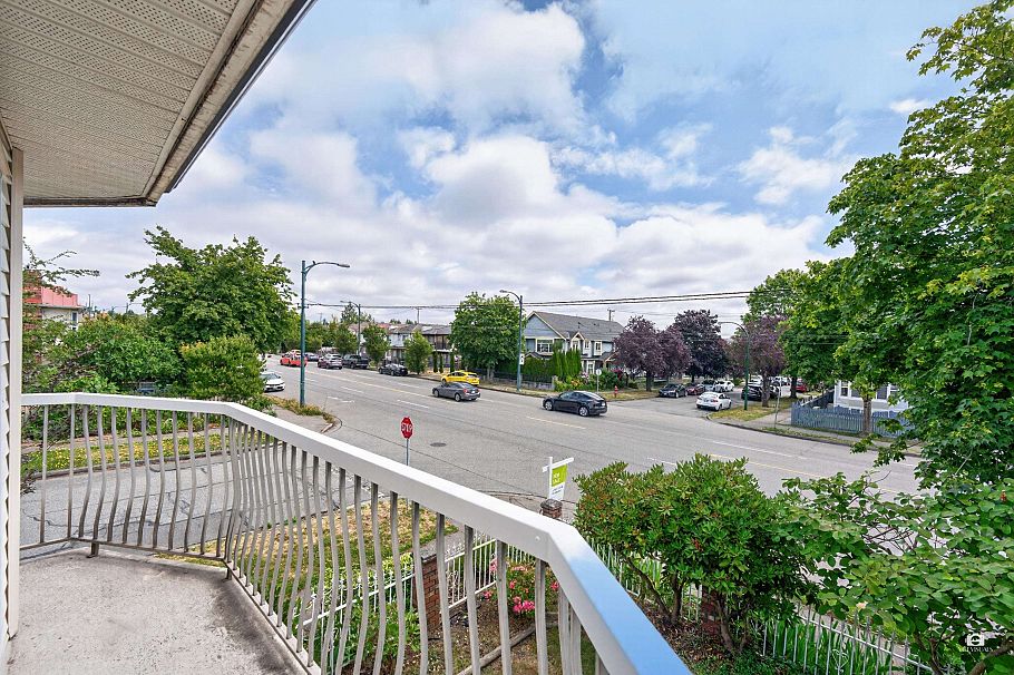 196 E 58th Avenue Vancouver, BC - 39