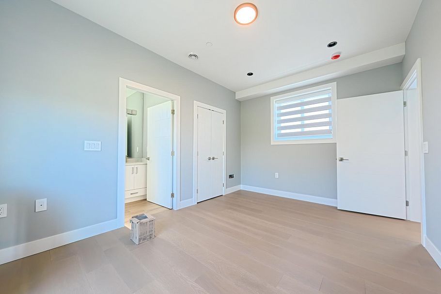 2 2557 W King Edward Avenue Vancouver, BC - 15