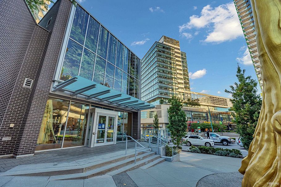2304 8131 Nunavut Lane Vancouver, BC - 33