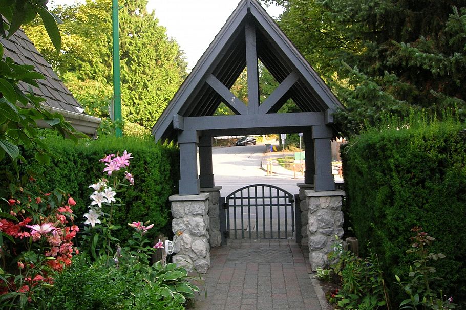 11 1015 Lynn Valley Road North Vancouver, BC - 2