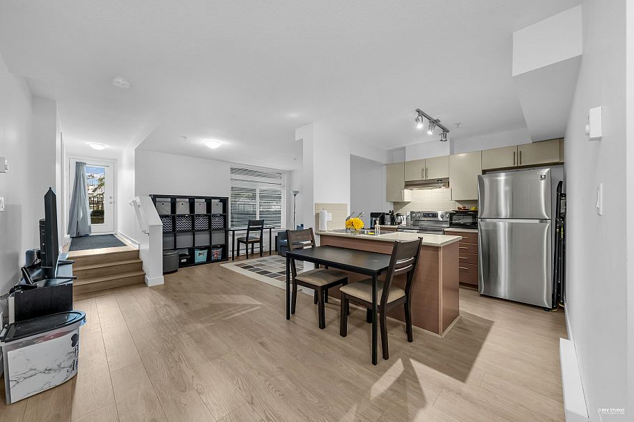 103 5692 Kings Road Vancouver, BC - 2