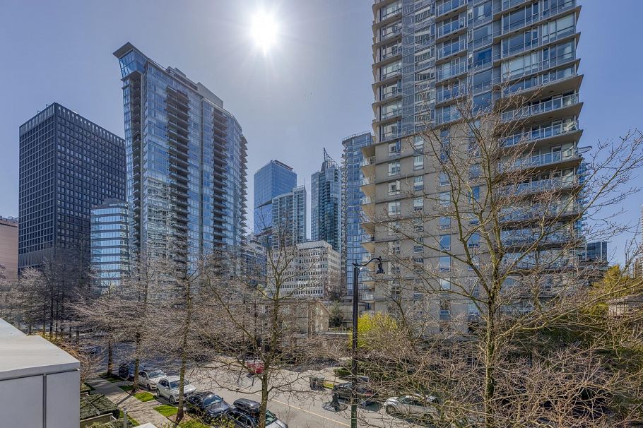 TH29 1295 W Cordova Street Vancouver, BC - 32