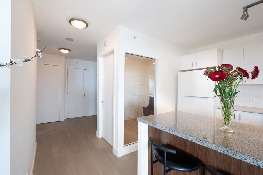 712 175 W 1st Street North Vancouver, BC - 21