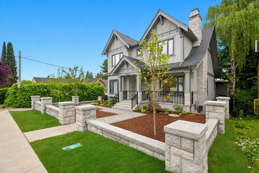 4432 Crown Street Vancouver, BC - 1