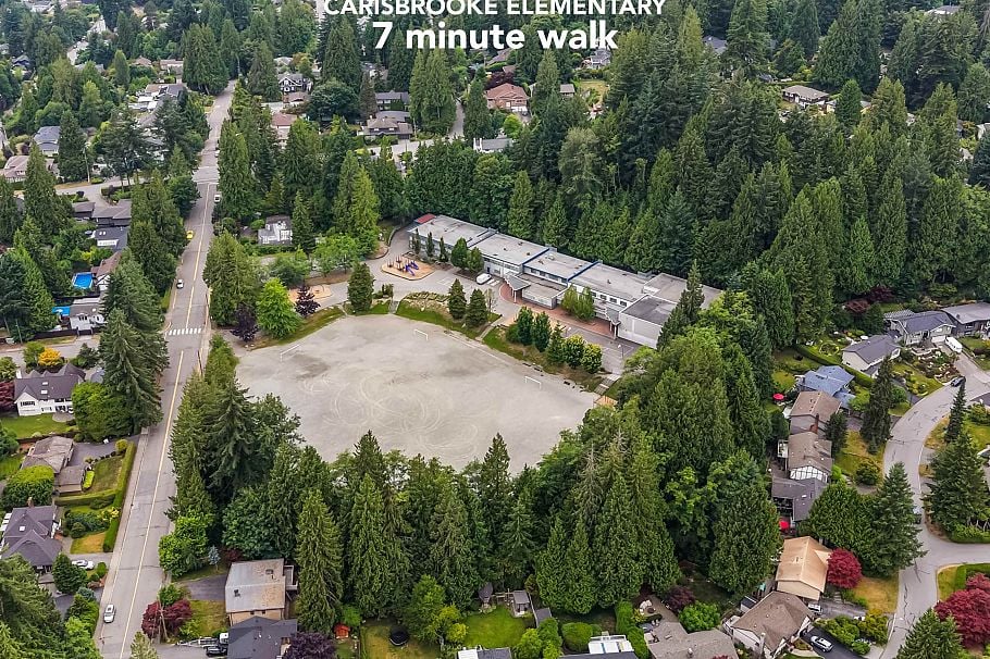 628 E St. James Road North Vancouver, BC - 30