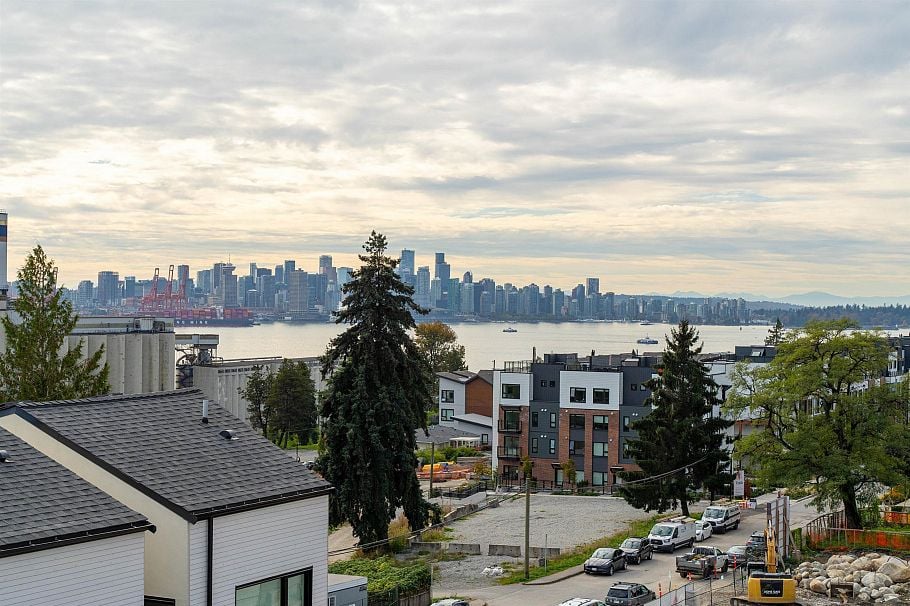 650 E 2nd Street North Vancouver, BC - 25