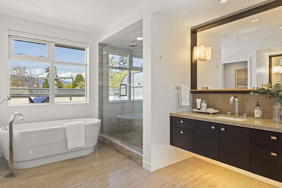 215 1961 Collingwood Street Vancouver, BC - 33