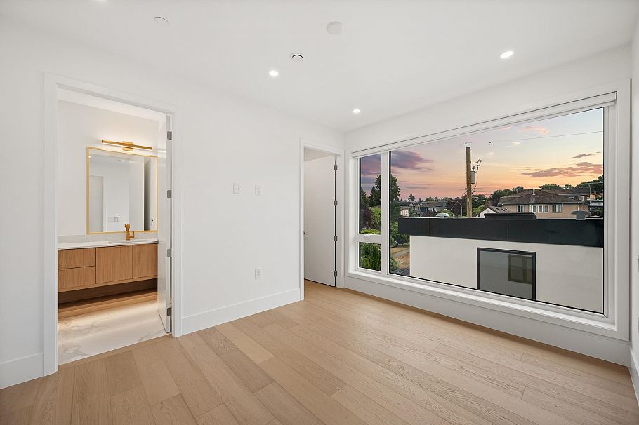 2 3428 Mons Drive Vancouver, BC - 13