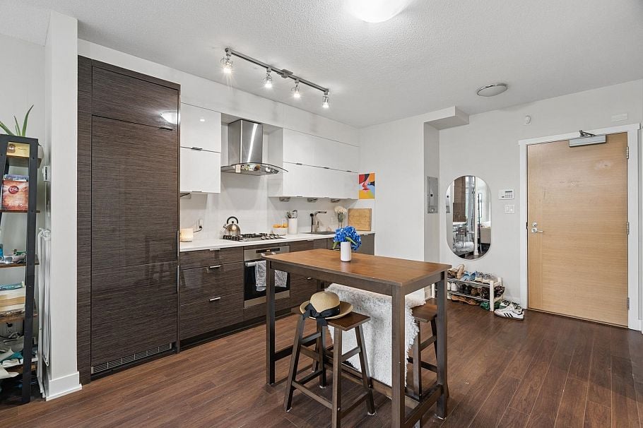 131 1777 W 7th Avenue Vancouver, BC - 6