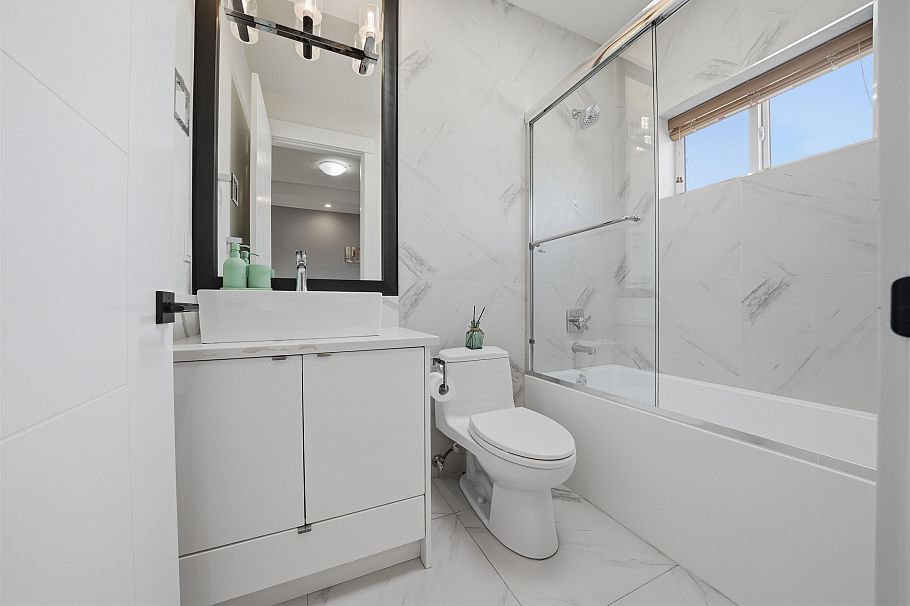 3123 E 7th Avenue Vancouver, BC - 24