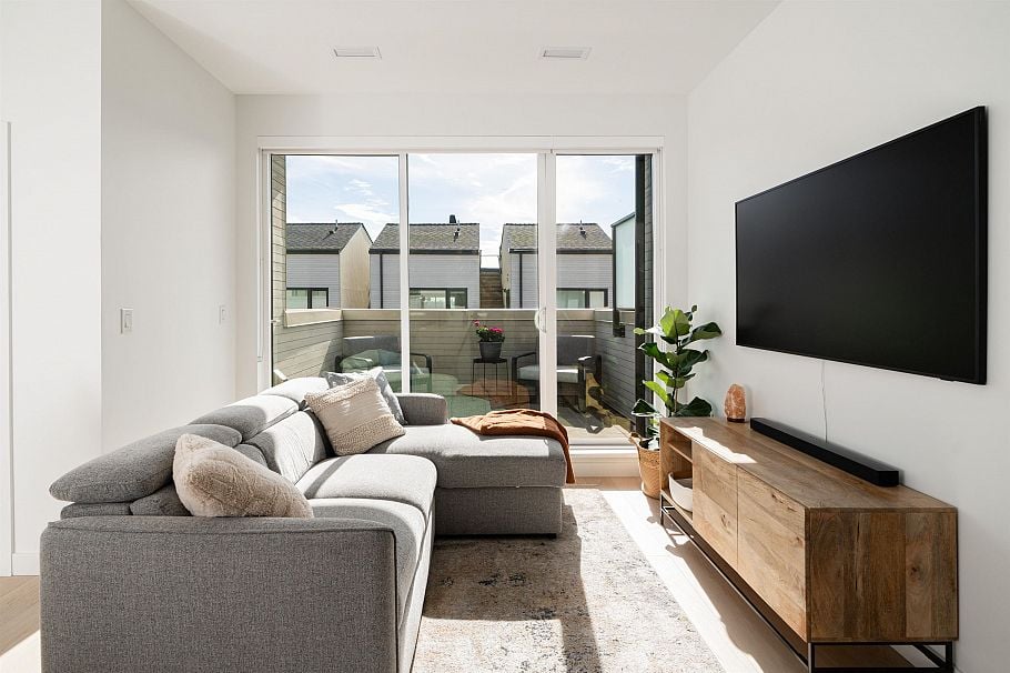 650 E 2nd Street North Vancouver, BC - 15