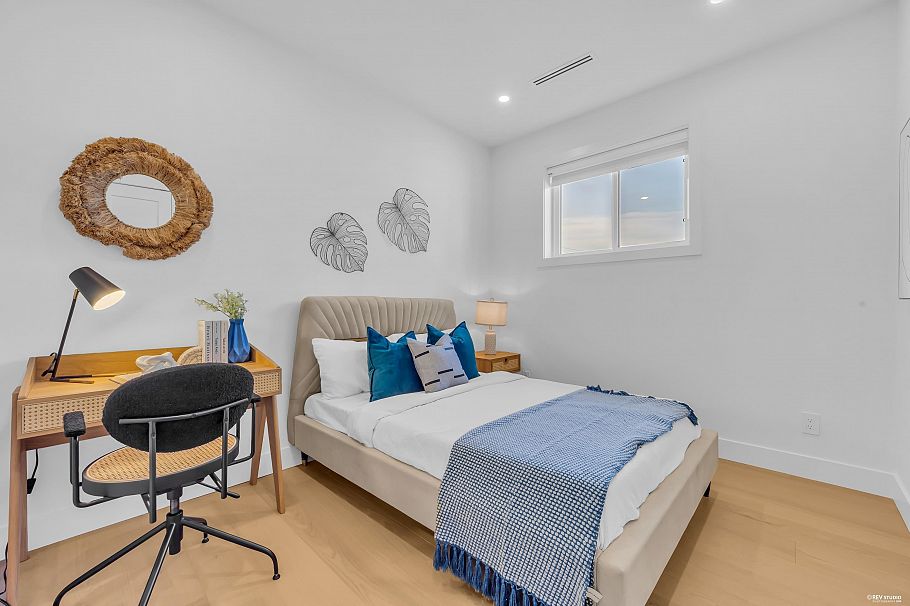 1 6388 Argyle Street Vancouver, BC - 24
