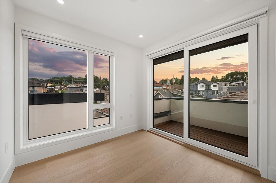2 3428 Mons Drive Vancouver, BC - 17
