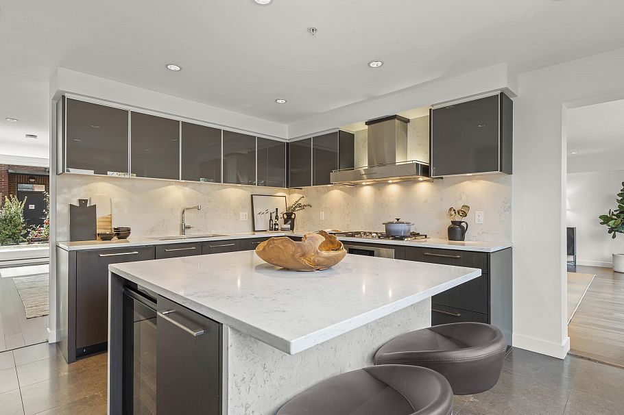 215 1961 Collingwood Street Vancouver, BC - 12