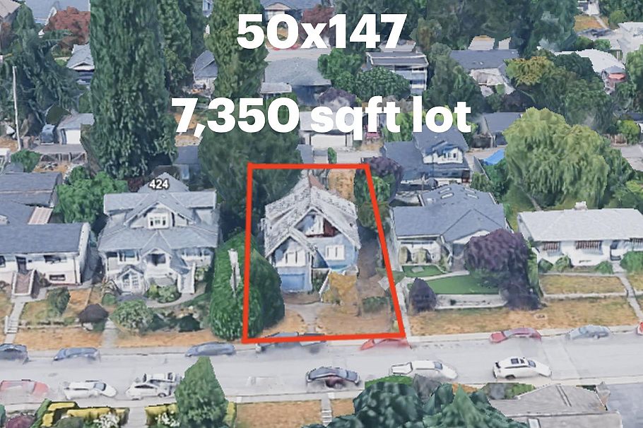 428 E 14th Street North Vancouver, BC - 2