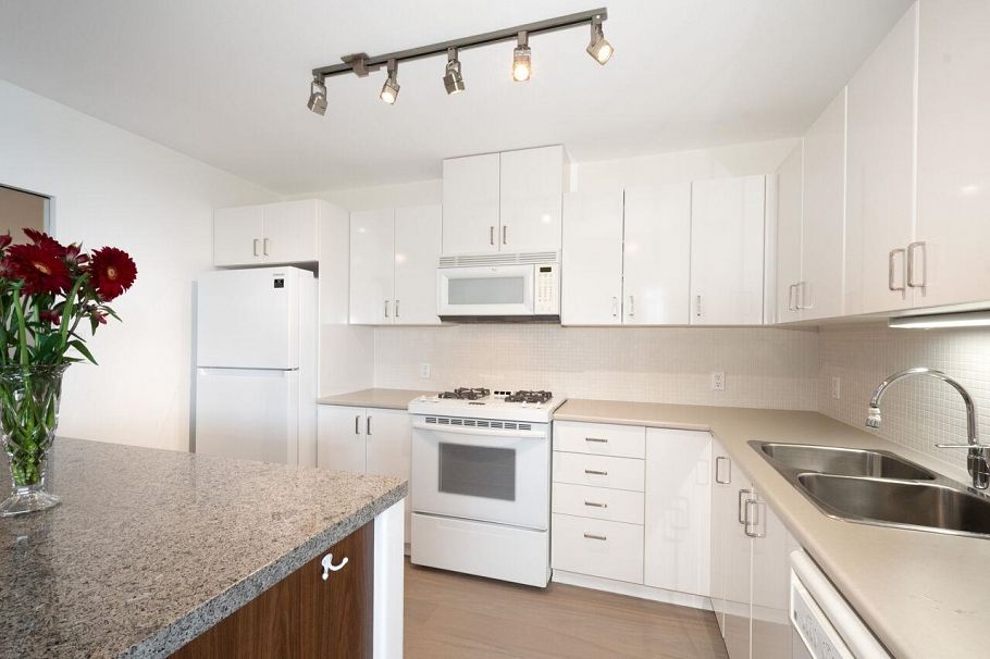712 175 W 1st Street North Vancouver, BC - 15