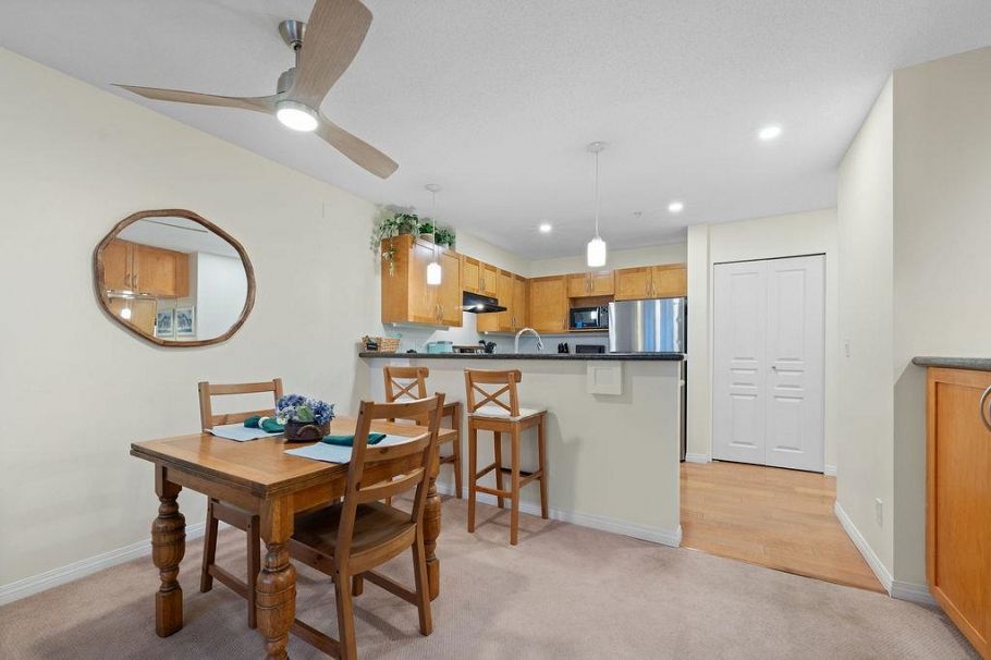 308 333 E 1st Street North Vancouver, BC - 14