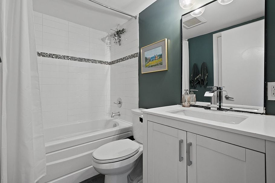 13 939 W 7th Avenue Vancouver, BC - 25