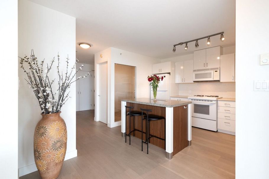 712 175 W 1st Street North Vancouver, BC - 13