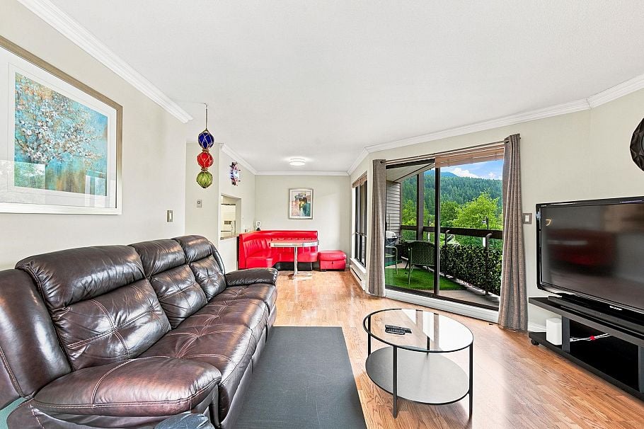 104 2181 Panorama Drive North Vancouver, BC - 5