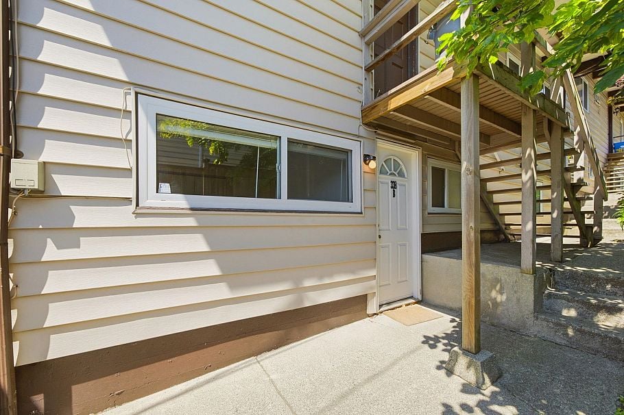 338-342 St. Georges Avenue North Vancouver, BC - 3