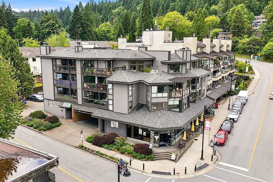 104 2181 Panorama Drive North Vancouver, BC - 29