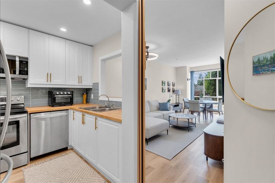 303 630 Roche Point Drive North Vancouver, BC - 11