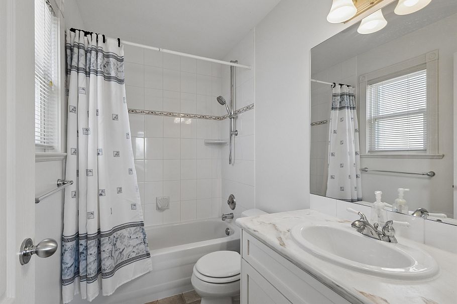 1160 W 57th Avenue Vancouver, BC - 25