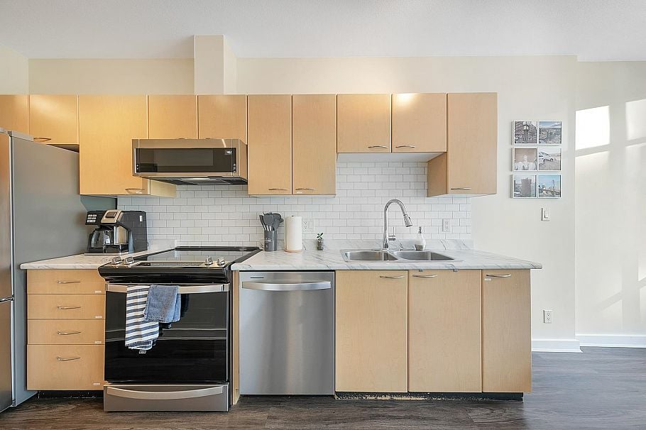 307 1249 Granville Street Vancouver, BC - 12