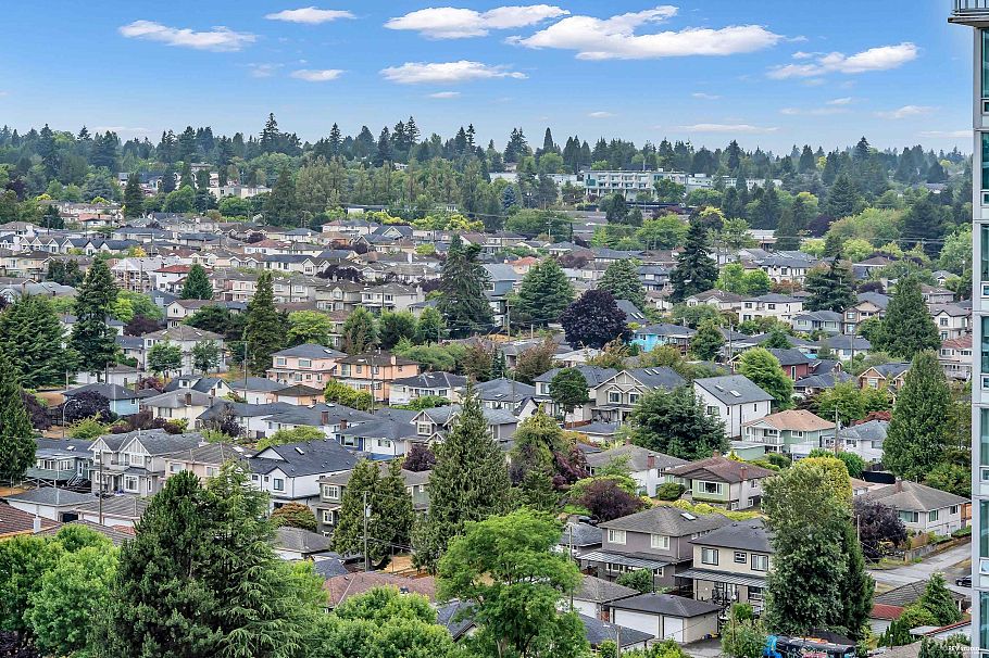 2304 8131 Nunavut Lane Vancouver, BC - 23