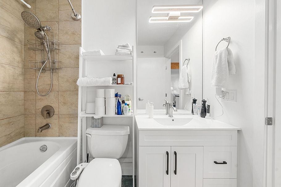317 530 Raven Woods Drive North Vancouver, BC - 12