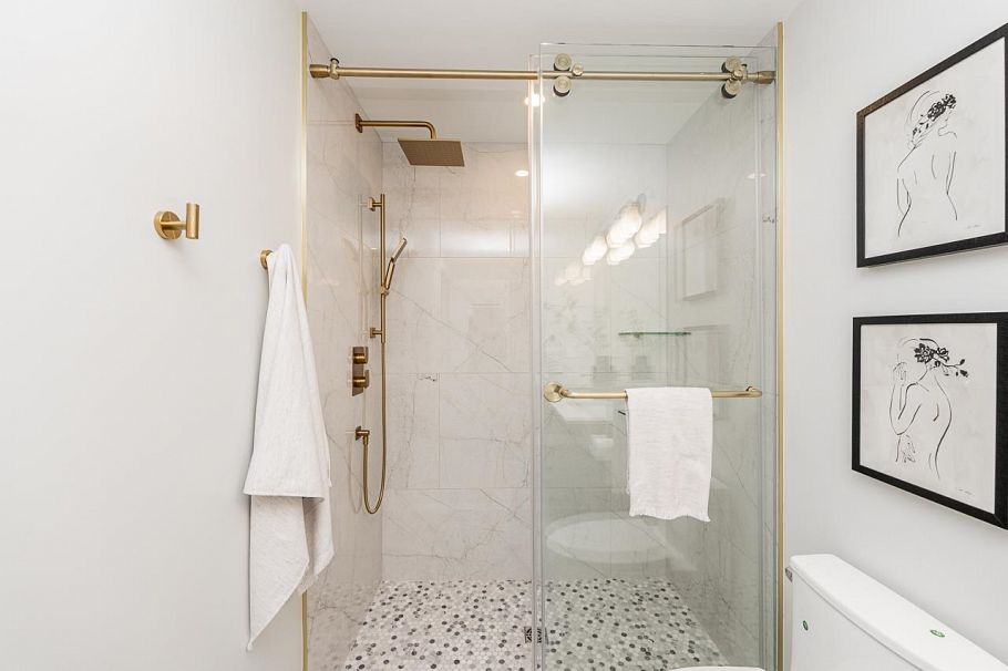 2 676 E 22nd Avenue Vancouver, BC - 19